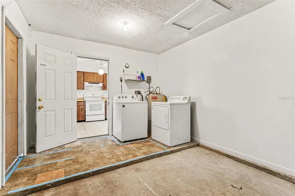 2022 Lance Court Dover FL 33527