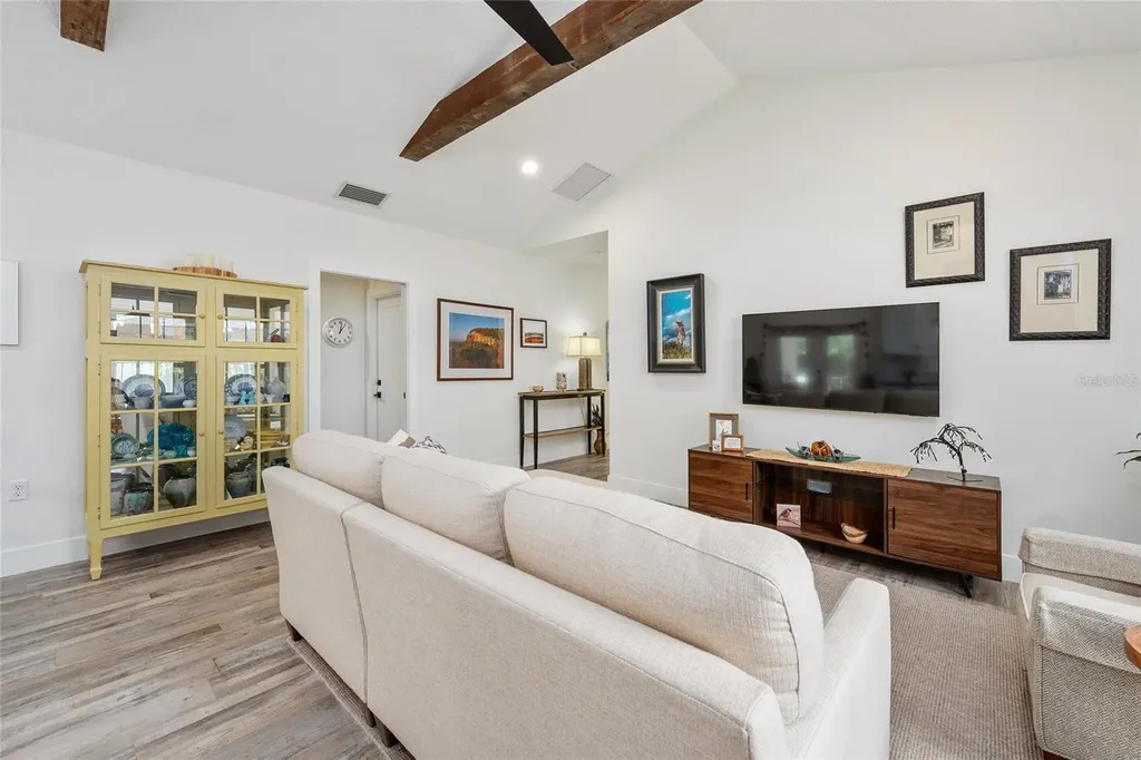 964 N Grandview Street Mount Dora FL 32757