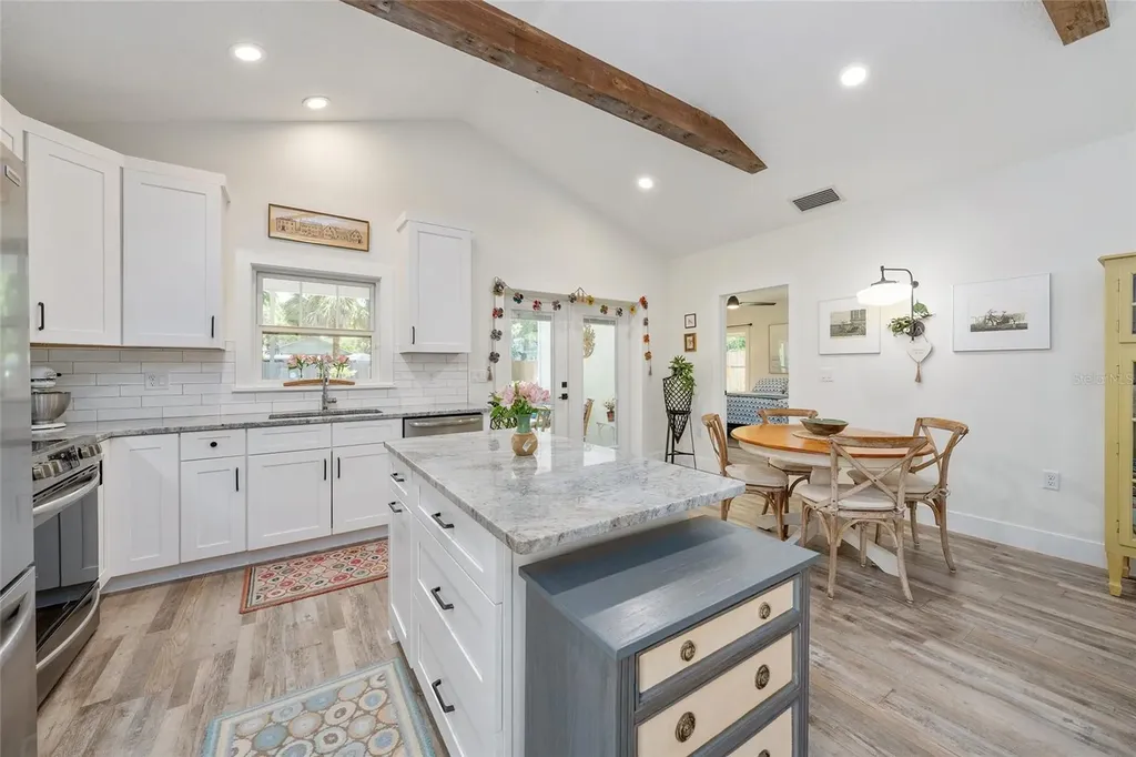 964 N Grandview Street Mount Dora FL 32757