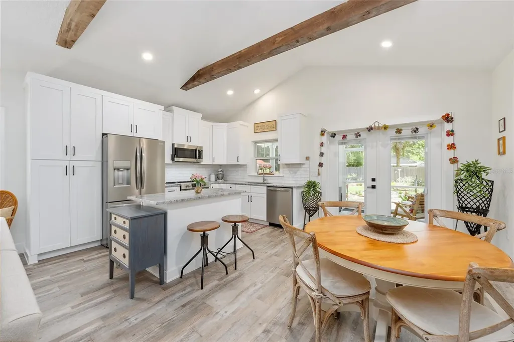 964 N Grandview Street Mount Dora FL 32757