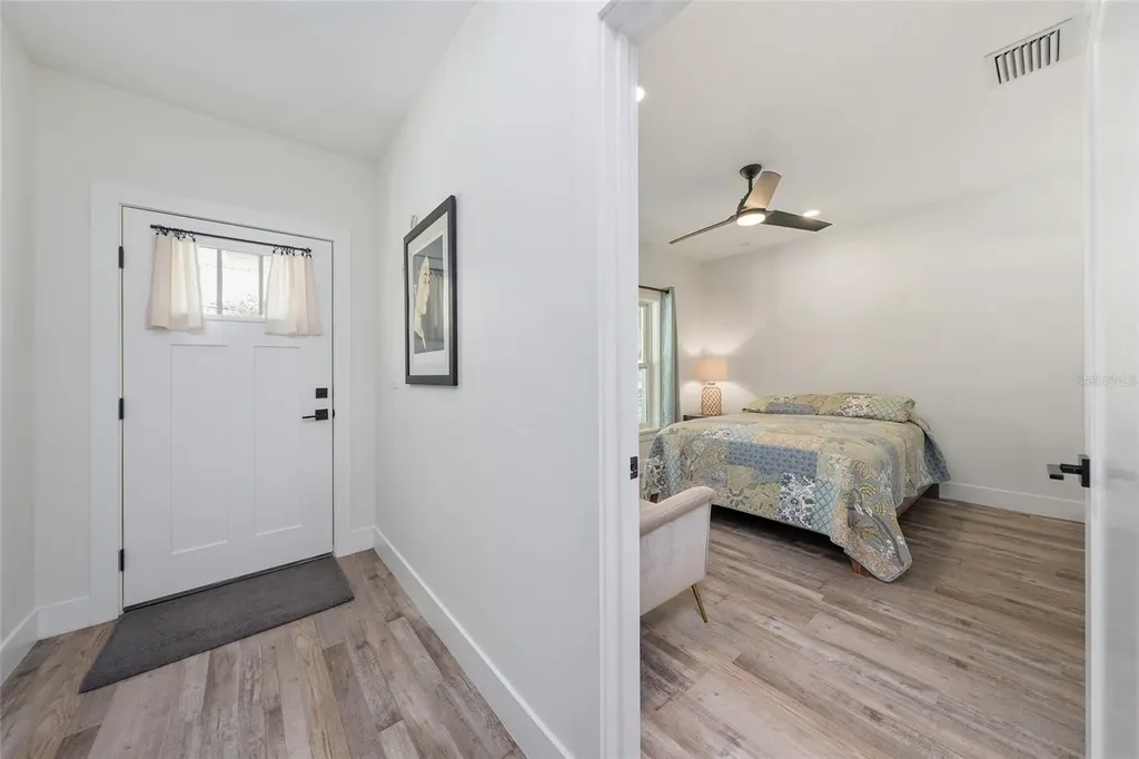 964 N Grandview Street Mount Dora FL 32757
