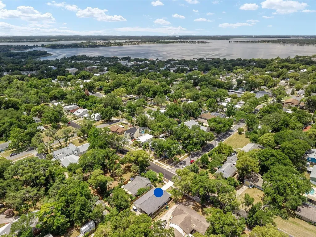 964 N Grandview Street Mount Dora FL 32757