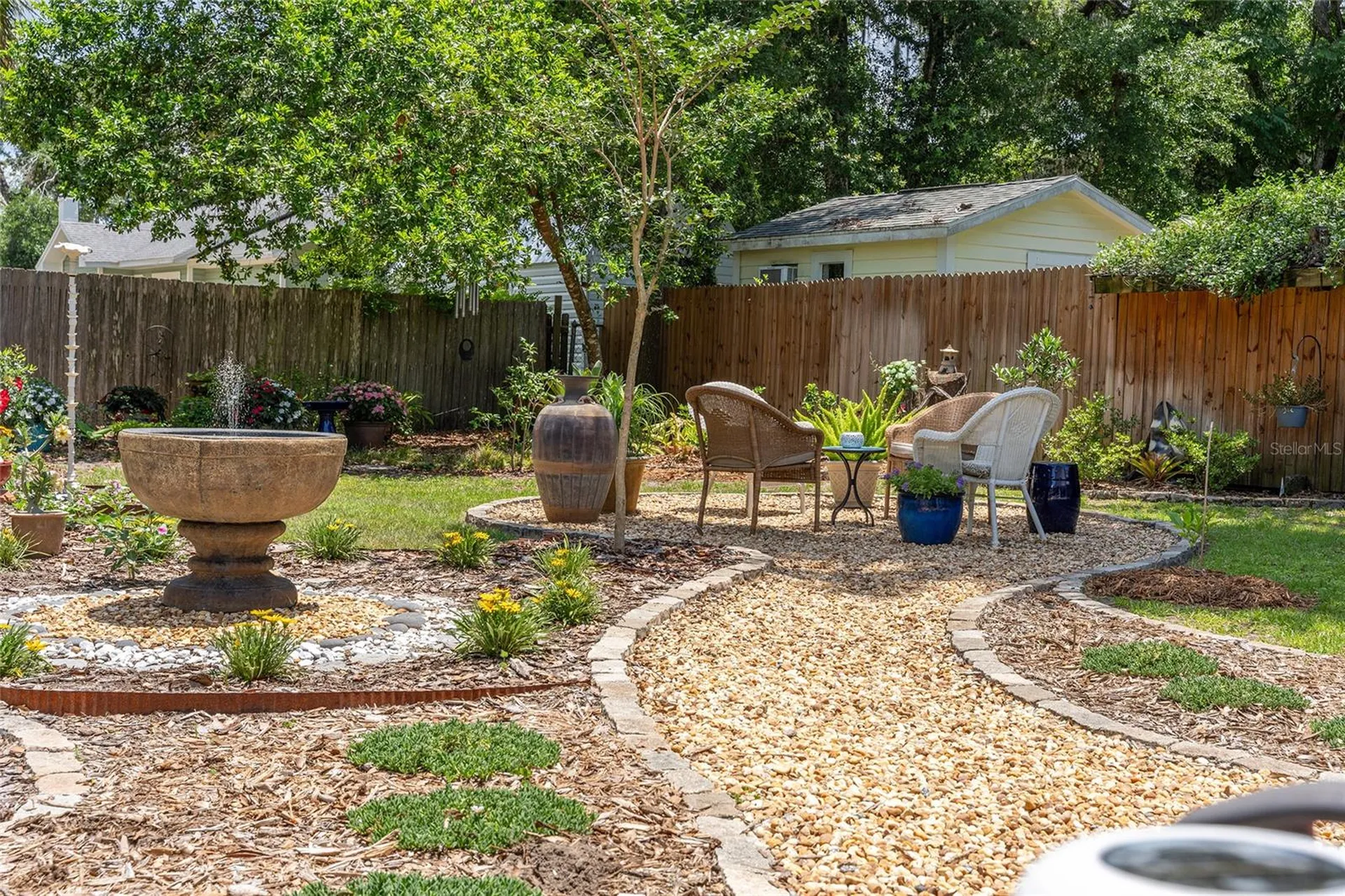 964 N Grandview Street Mount Dora FL 32757