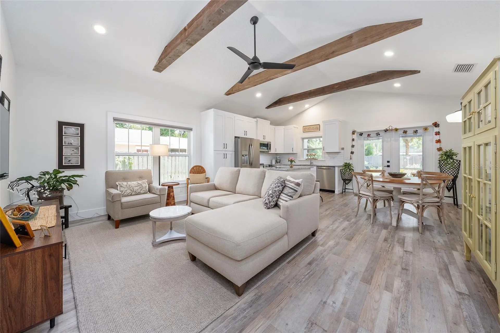 964 N Grandview Street Mount Dora FL 32757