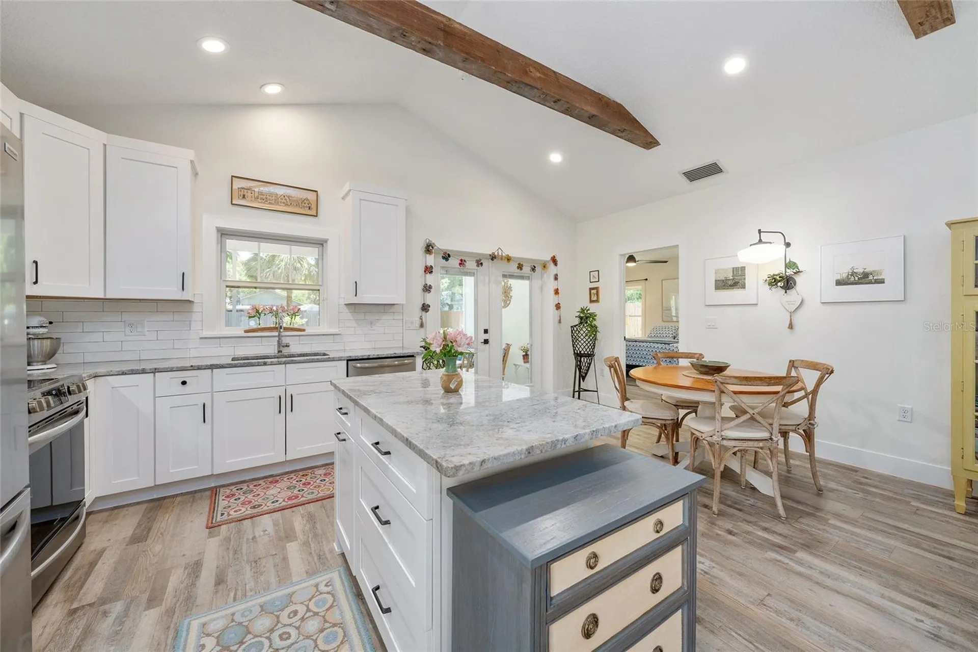 964 N Grandview Street Mount Dora FL 32757