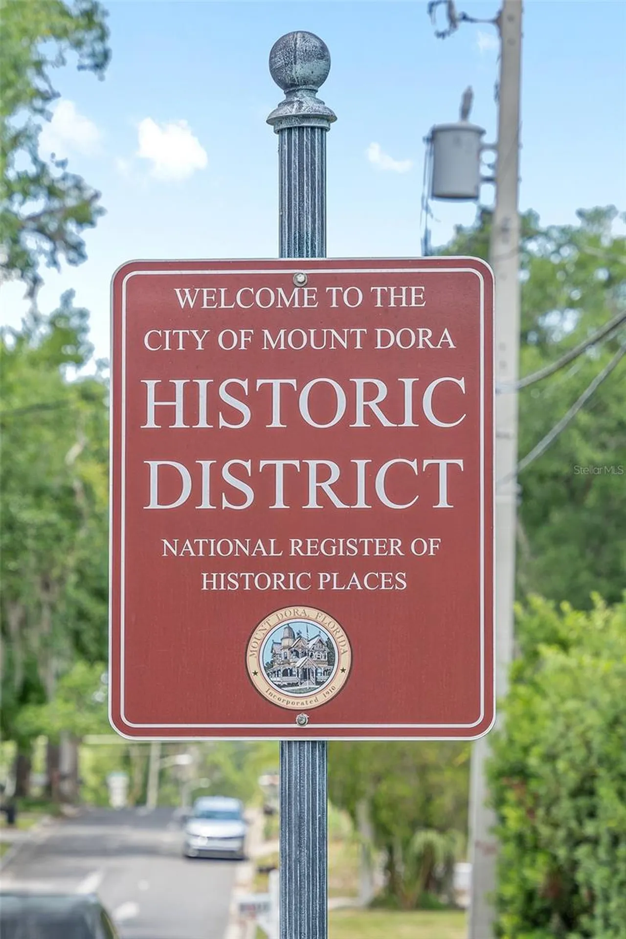 964 N Grandview Street Mount Dora FL 32757