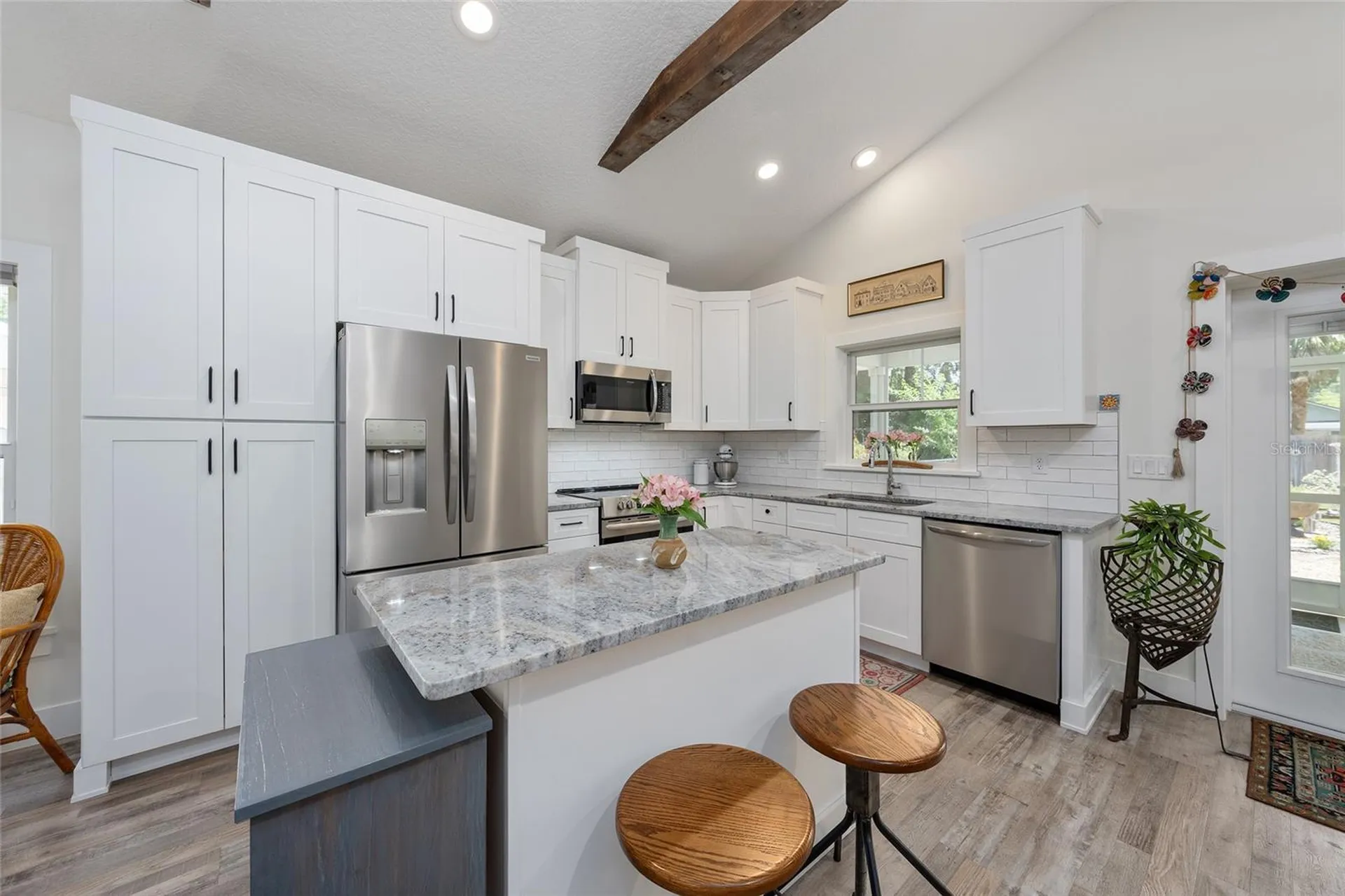 964 N Grandview Street Mount Dora FL 32757