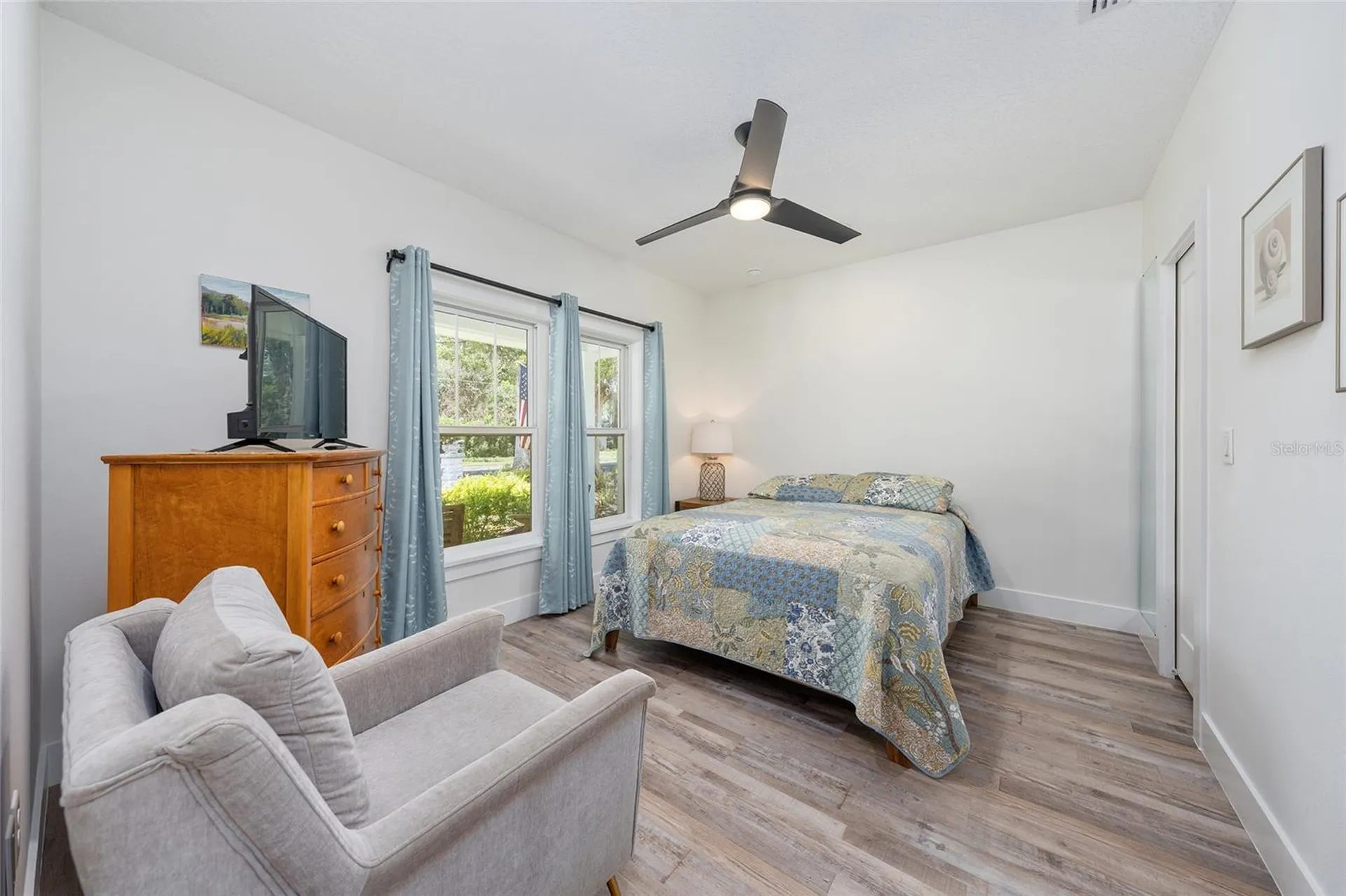 964 N Grandview Street Mount Dora FL 32757
