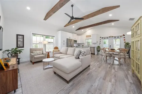 964 N Grandview Street Mount Dora FL 32757