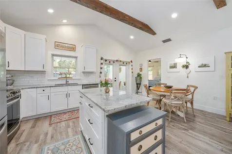 964 N Grandview Street Mount Dora FL 32757
