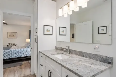 964 N Grandview Street Mount Dora FL 32757