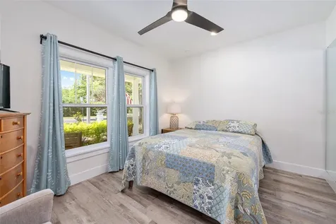 964 N Grandview Street Mount Dora FL 32757