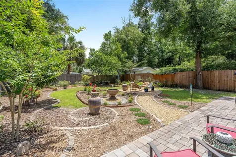 964 N Grandview Street Mount Dora FL 32757