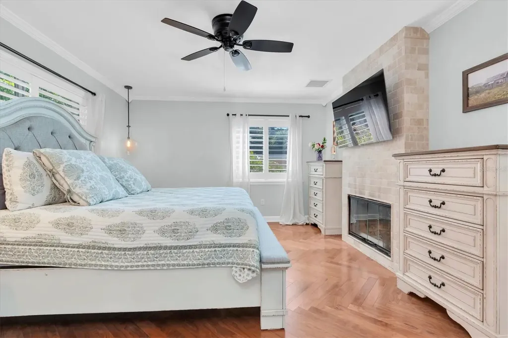 6145 2nd Avenue N St Petersburg FL 33710