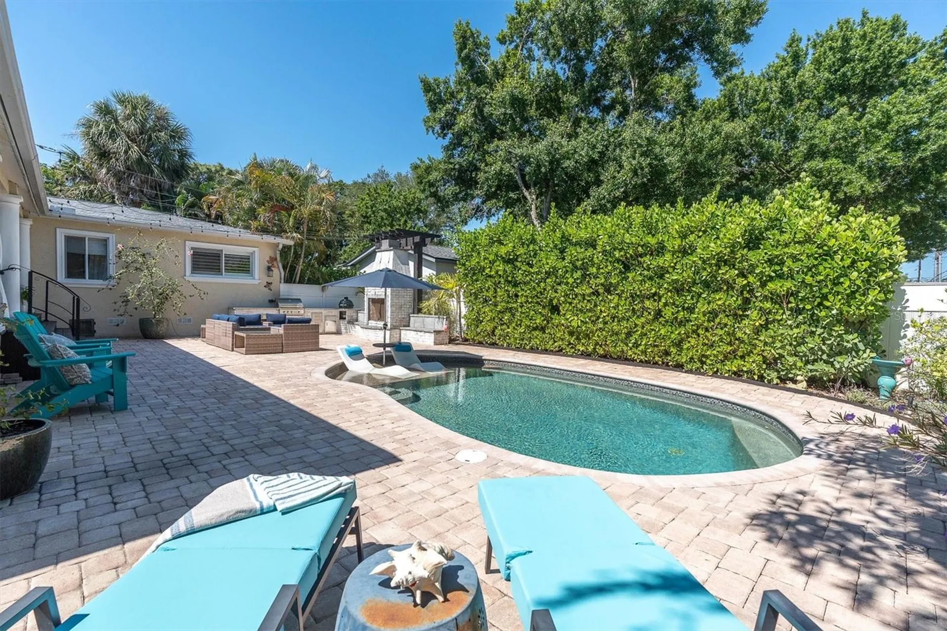 6145 2nd Avenue N St Petersburg FL 33710