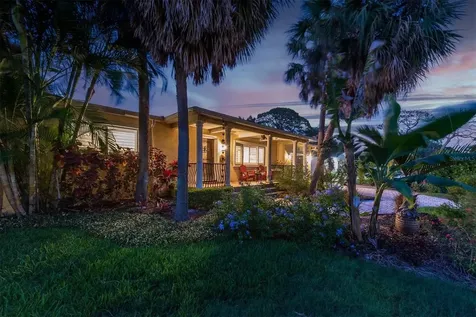 6145 2ND Avenue N St Petersburg FL 33710