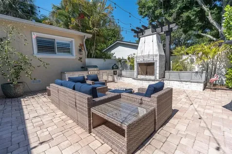 6145 2nd Avenue N St Petersburg FL 33710