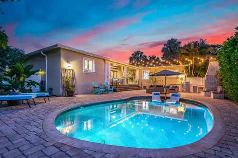 6145 2nd Avenue N St Petersburg FL 33710