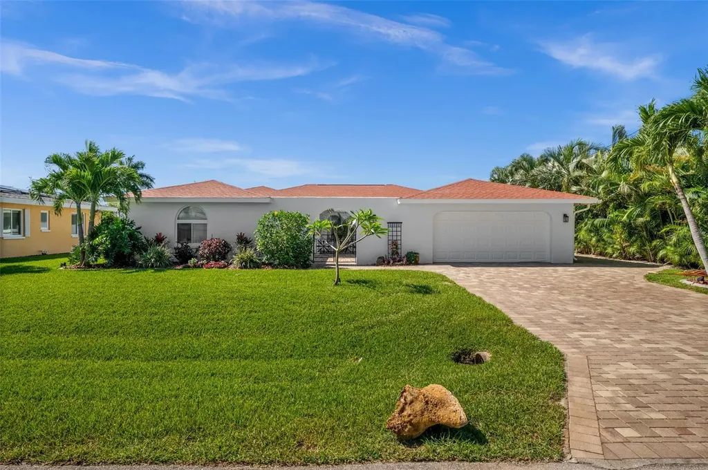 1432 Venetian Court Cape Coral FL 33904