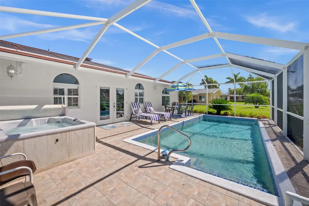 1432 Venetian Court Cape Coral FL 33904
