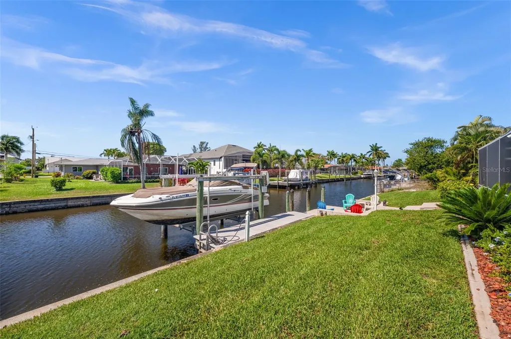 1432 Venetian Court Cape Coral FL 33904