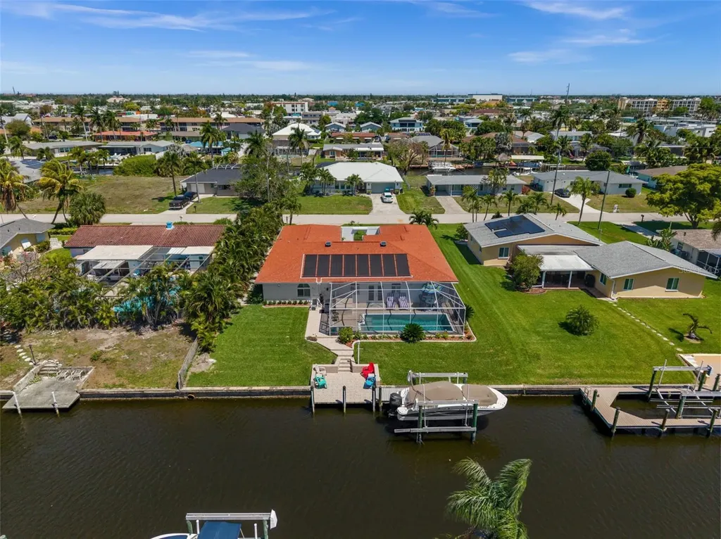 1432 Venetian Court Cape Coral FL 33904