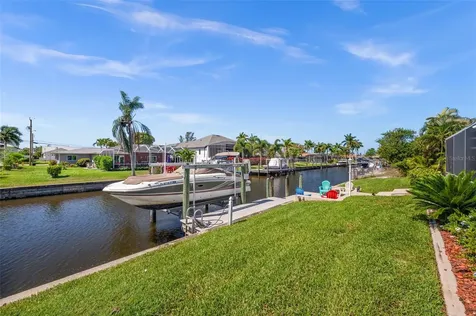 1432 Venetian Court Cape Coral FL 33904