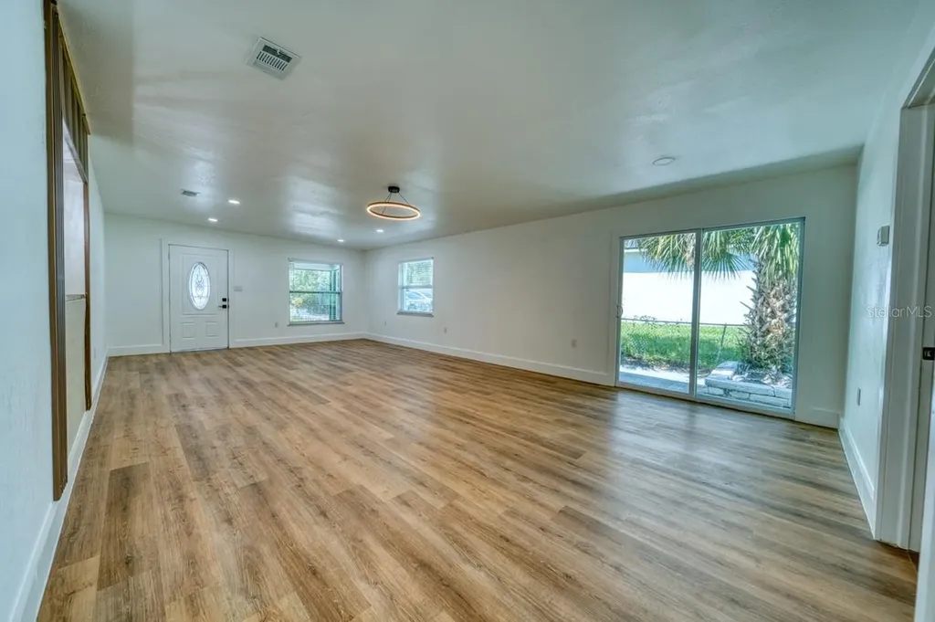 5405 Old Cheney Highway Orlando FL 32807
