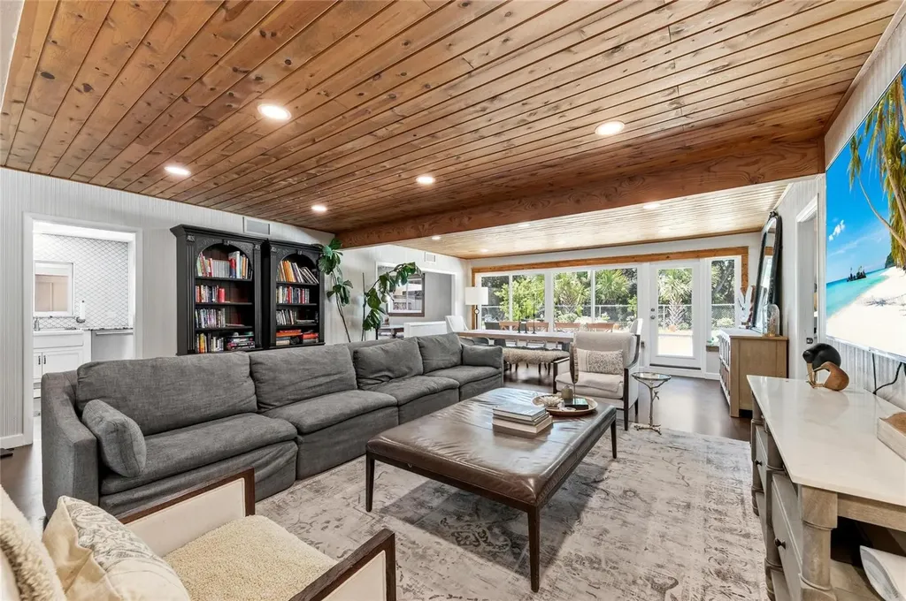 2515 49th Street Sarasota FL 34234