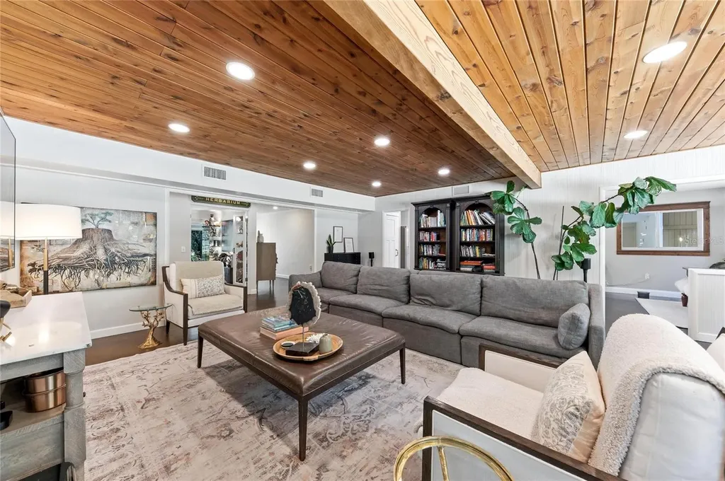 2515 49th Street Sarasota FL 34234