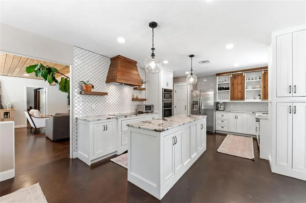 2515 49th Street Sarasota FL 34234