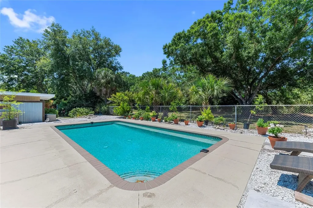2515 49th Street Sarasota FL 34234