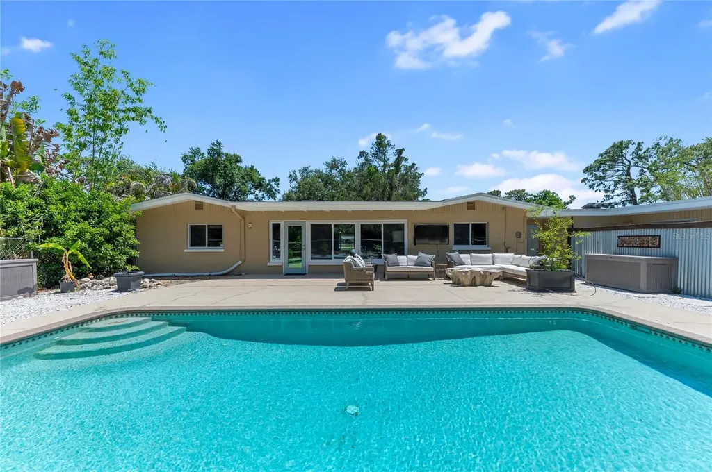2515 49th Street Sarasota FL 34234