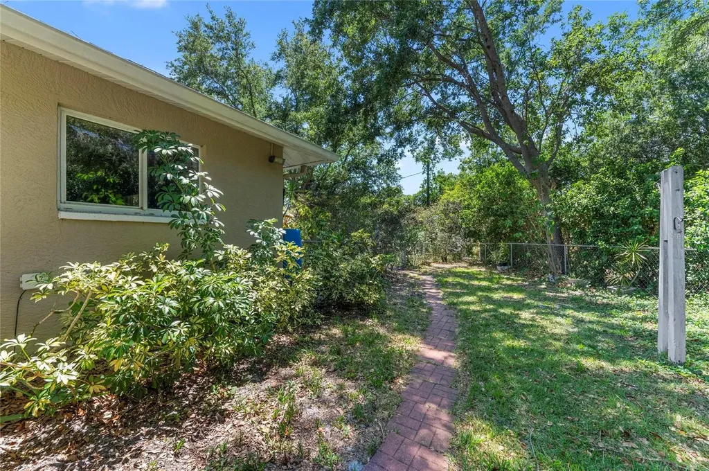 2515 49th Street Sarasota FL 34234