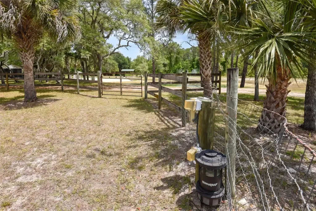 1851 Maytown Road Oak Hill FL 32759