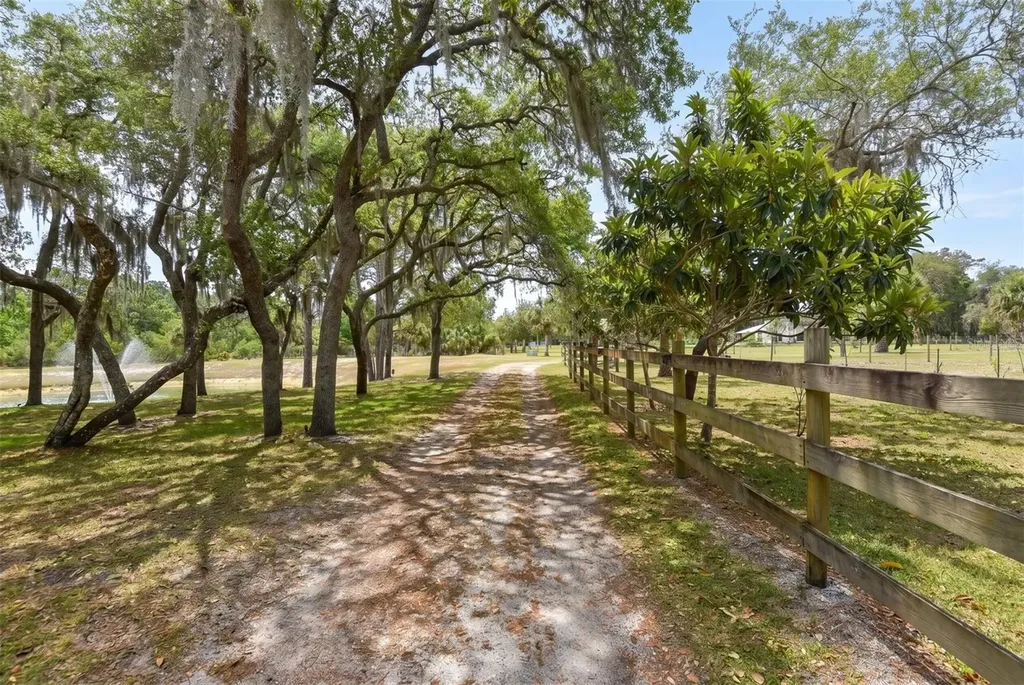 1851 Maytown Road Oak Hill FL 32759