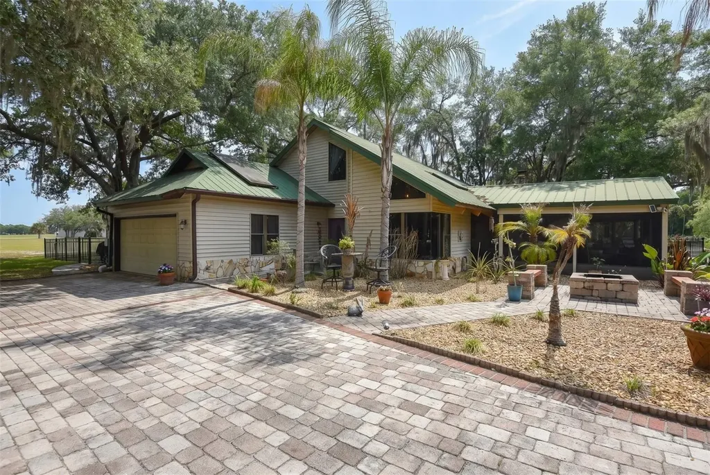 1851 Maytown Road Oak Hill FL 32759
