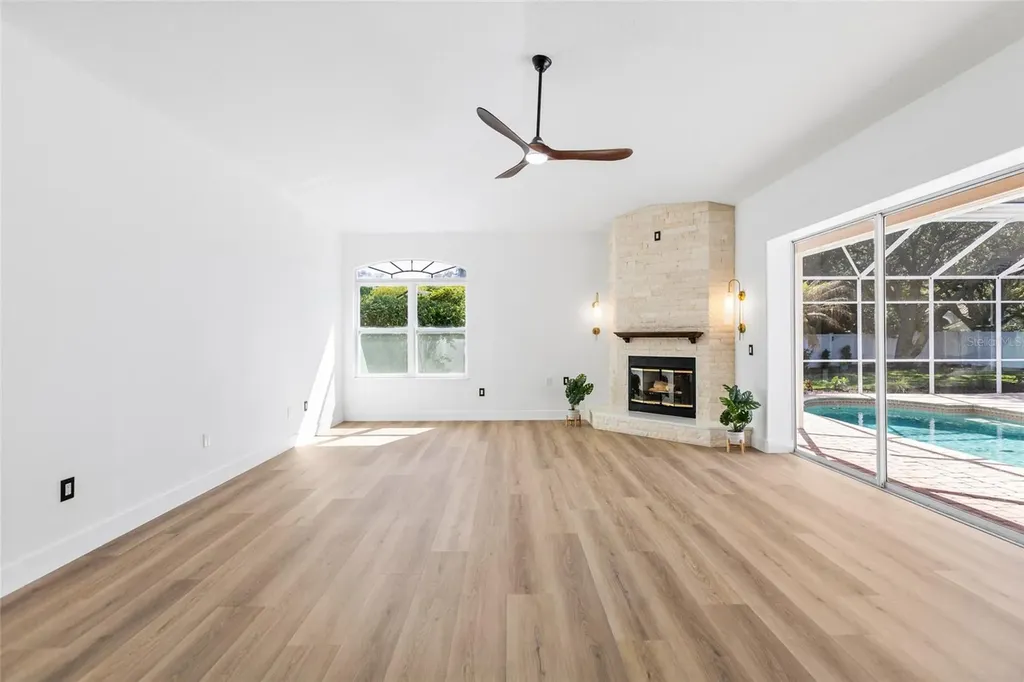 1534 E Lake Woodlands Parkway Oldsmar FL 34677