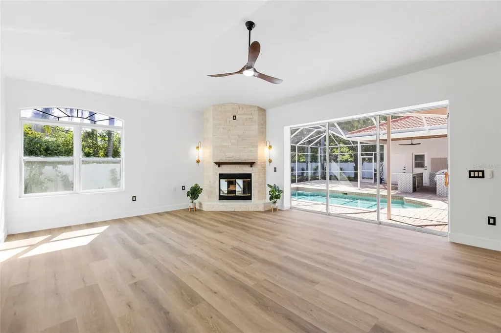 1534 E Lake Woodlands Parkway Oldsmar FL 34677