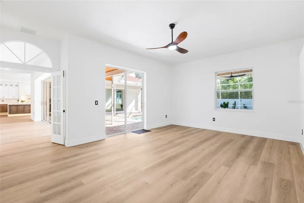 1534 E Lake Woodlands Parkway Oldsmar FL 34677