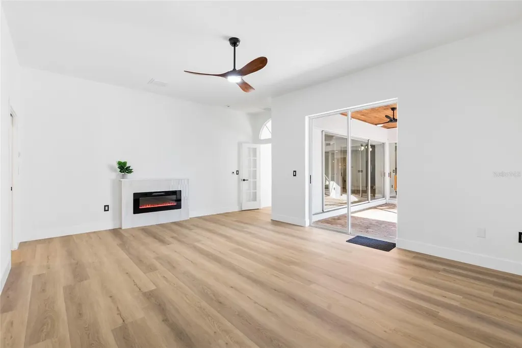 1534 E Lake Woodlands Parkway Oldsmar FL 34677