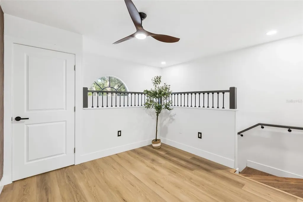 1534 E Lake Woodlands Parkway Oldsmar FL 34677