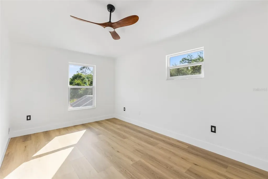 1534 E Lake Woodlands Parkway Oldsmar FL 34677
