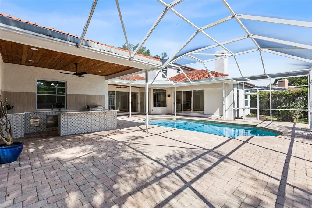 1534 E Lake Woodlands Parkway Oldsmar FL 34677