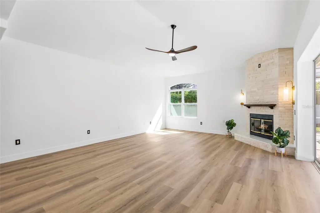 1534 E Lake Woodlands Parkway Oldsmar FL 34677