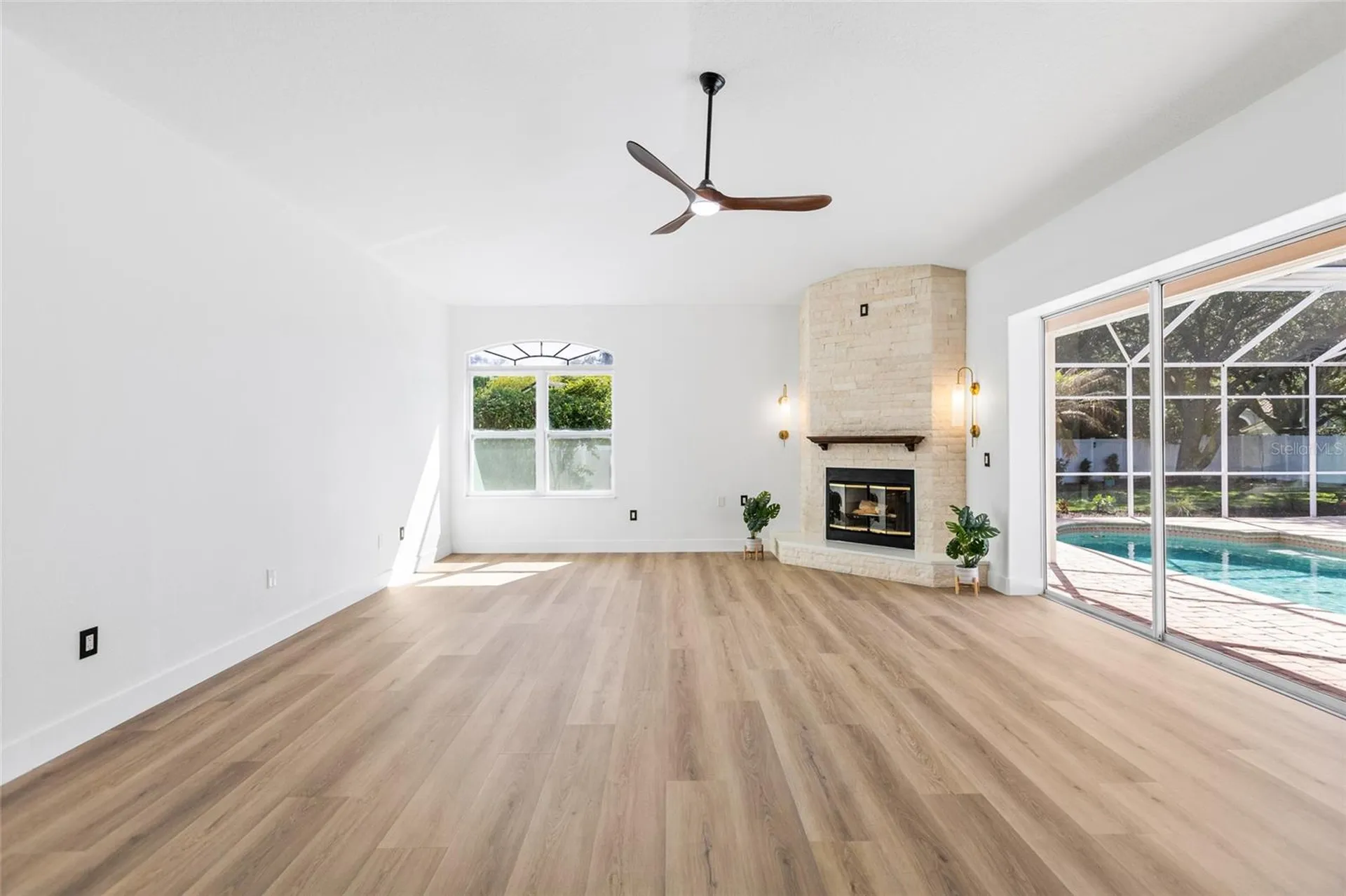 1534 E Lake Woodlands Parkway Oldsmar FL 34677