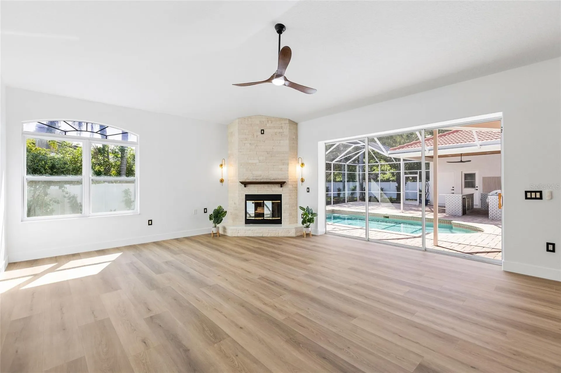 1534 E Lake Woodlands Parkway Oldsmar FL 34677