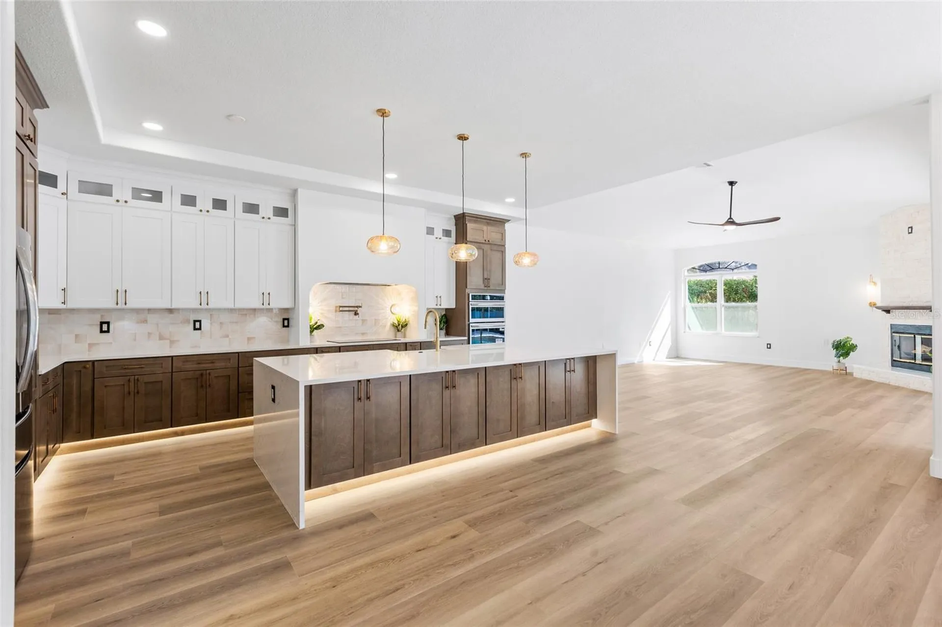 1534 E Lake Woodlands Parkway Oldsmar FL 34677