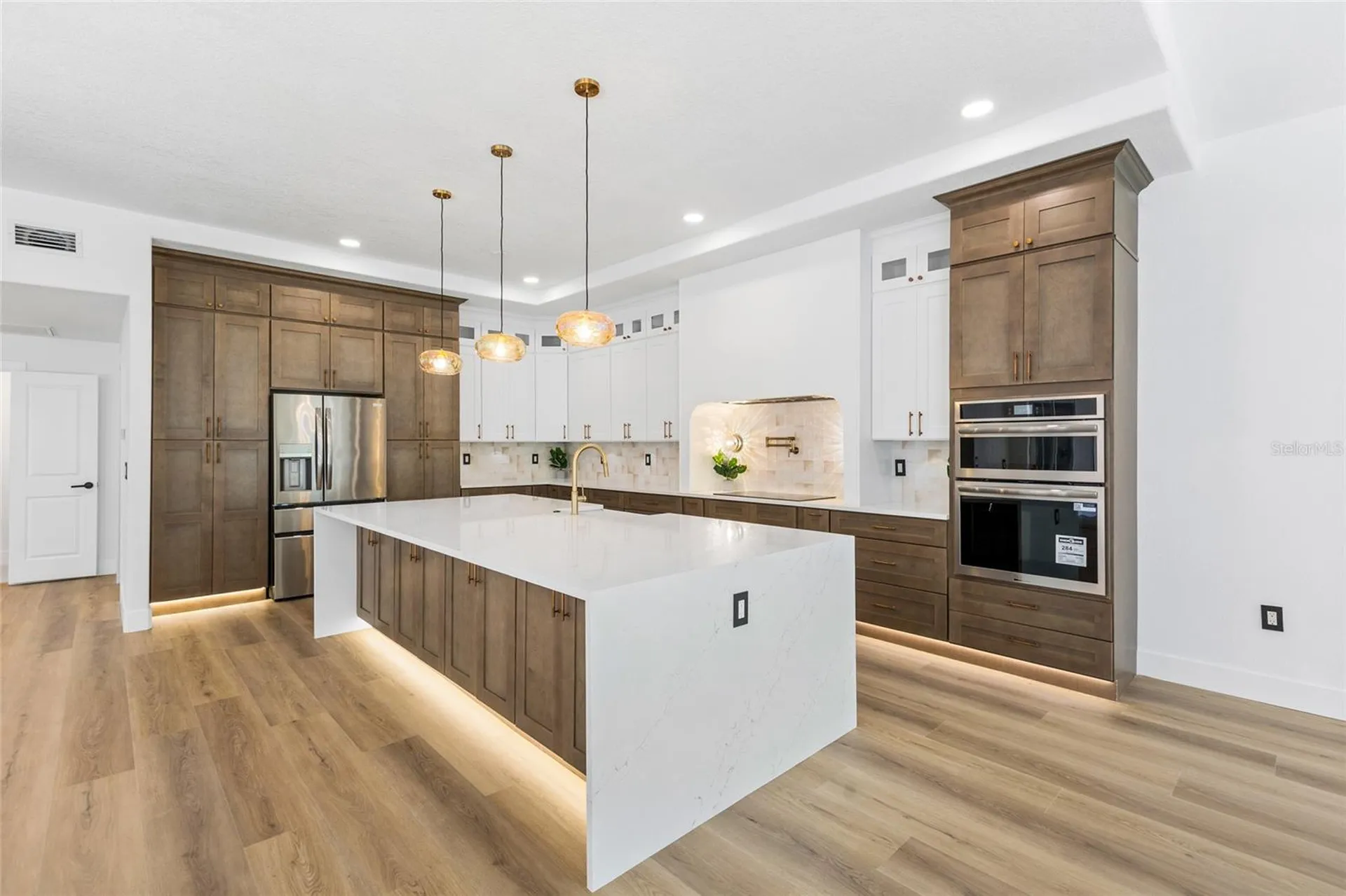 1534 E Lake Woodlands Parkway Oldsmar FL 34677