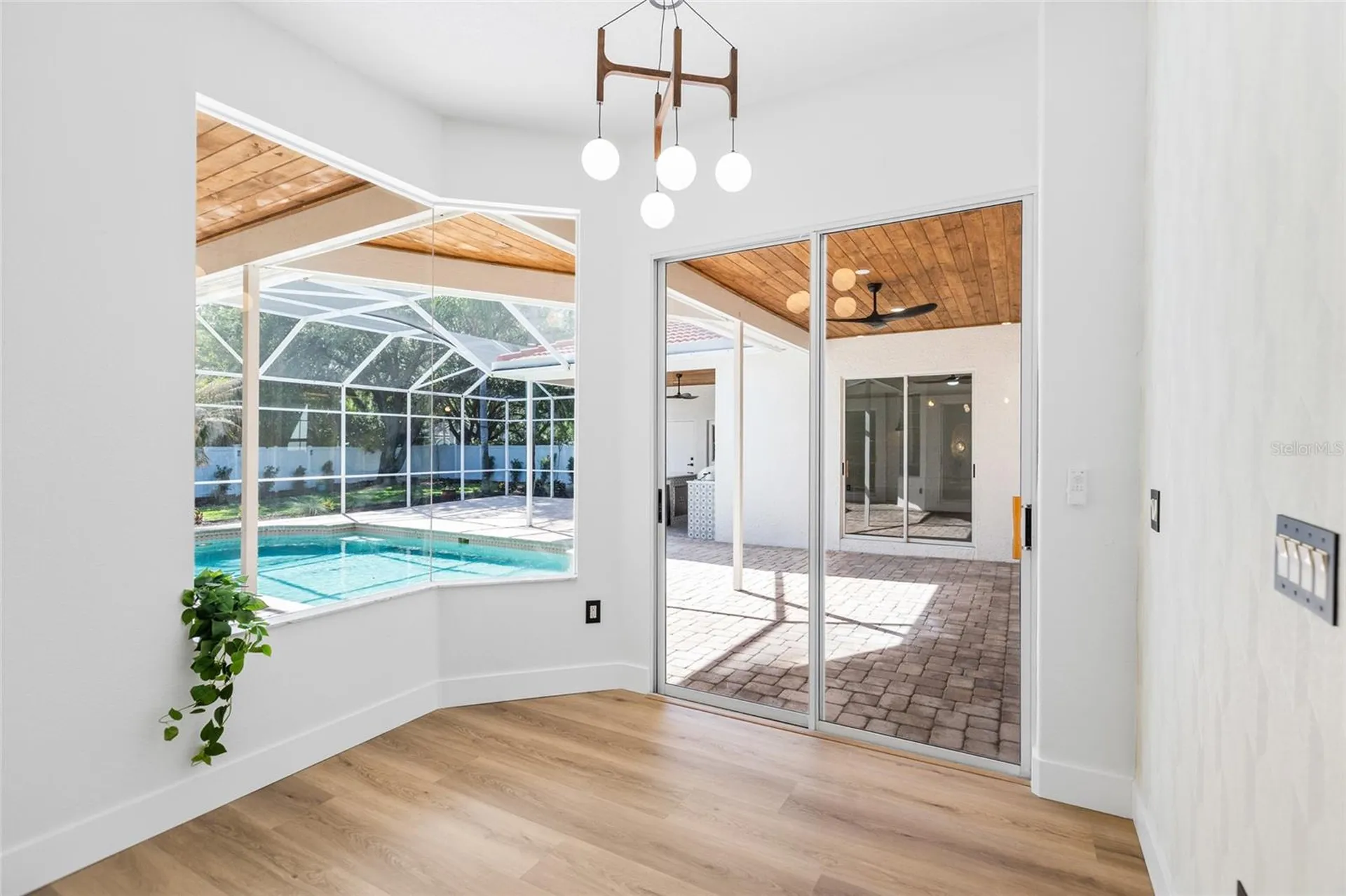 1534 E Lake Woodlands Parkway Oldsmar FL 34677